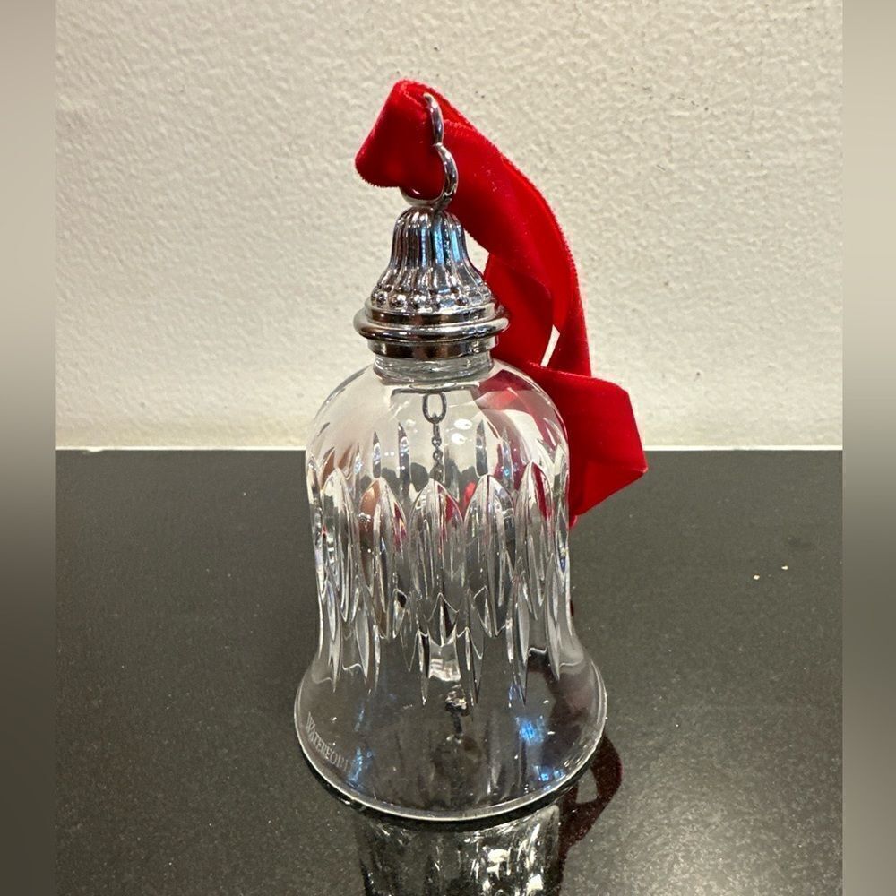 WATERFORD CRYSTAL 12 DAYS of
CHRISTMAS BELL, 5th Ed., 5 Gold rings